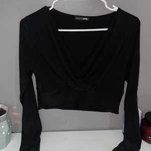 Women’s Black crop top v neck